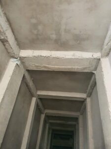 hố thang máy bên tông tường gạch